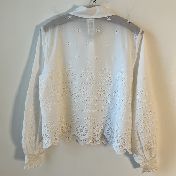 CAbi Blouse - #6084 - White Lace Cut Out Eyelet.  Size Medium. - Picture 8 of 13